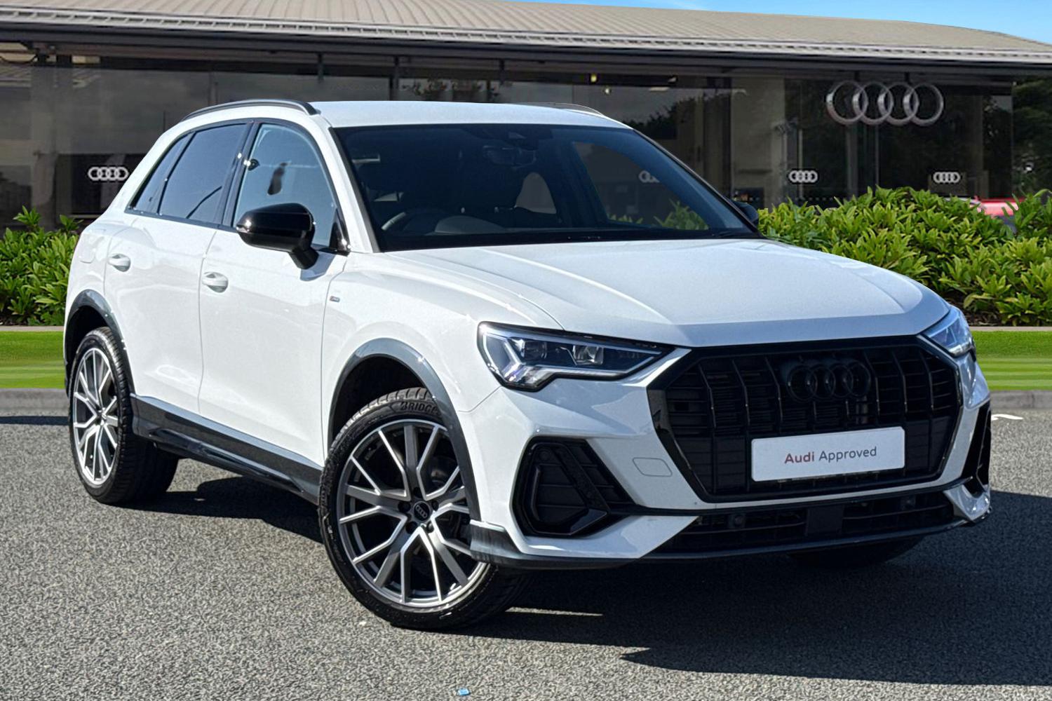 Main listing image - Audi Q3