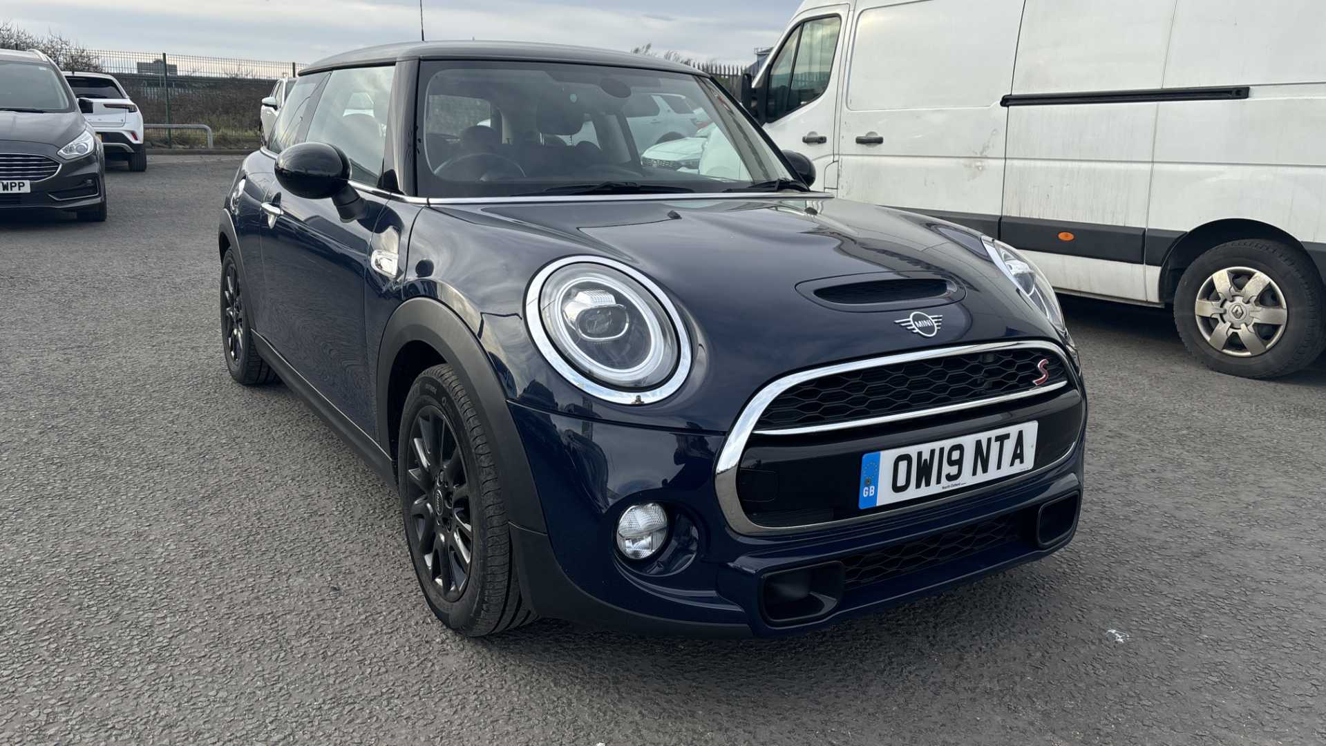 Main listing image - MINI Hatchback