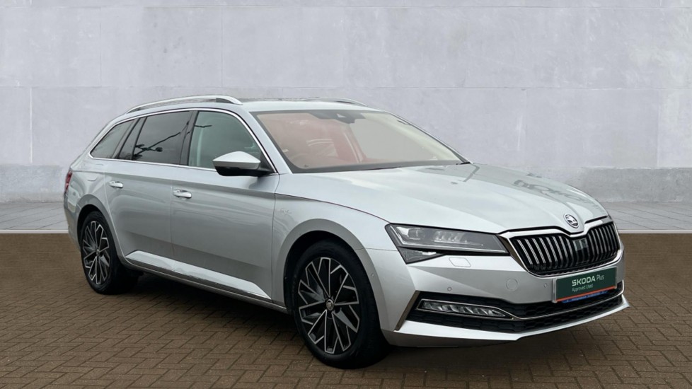 Main listing image - Skoda Superb Estate