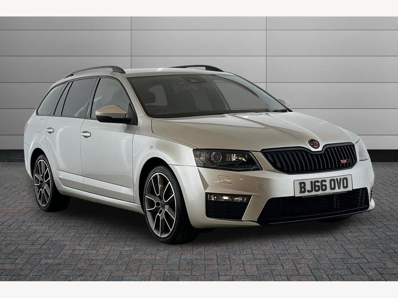 Main listing image - Skoda Octavia Estate