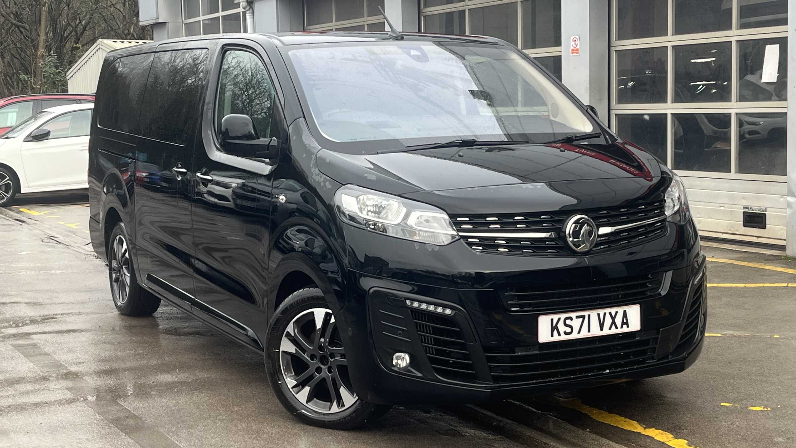 Main listing image - Vauxhall Vivaro Life