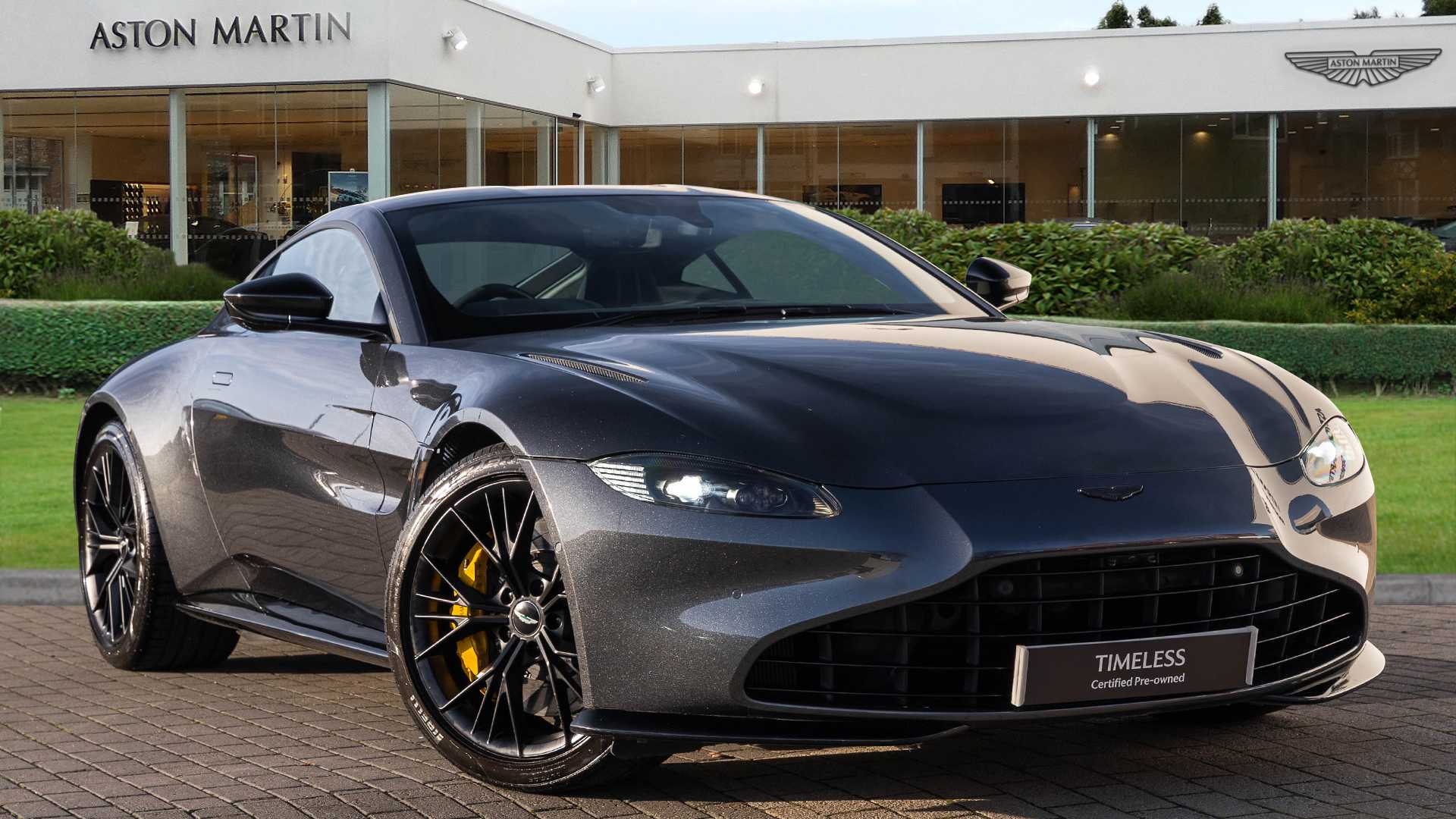 Main listing image - Aston Martin Vantage