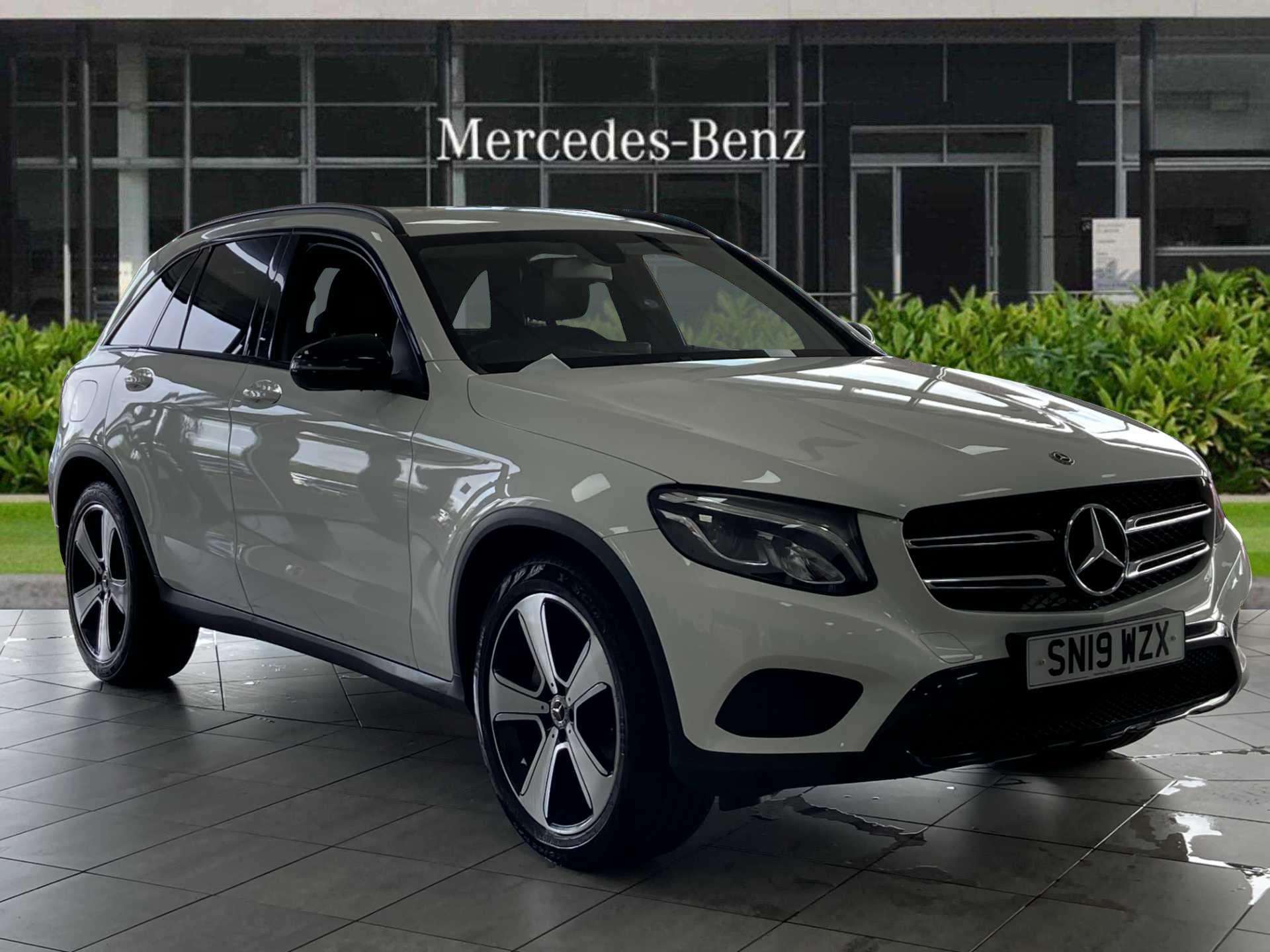 Main listing image - Mercedes-Benz GLC