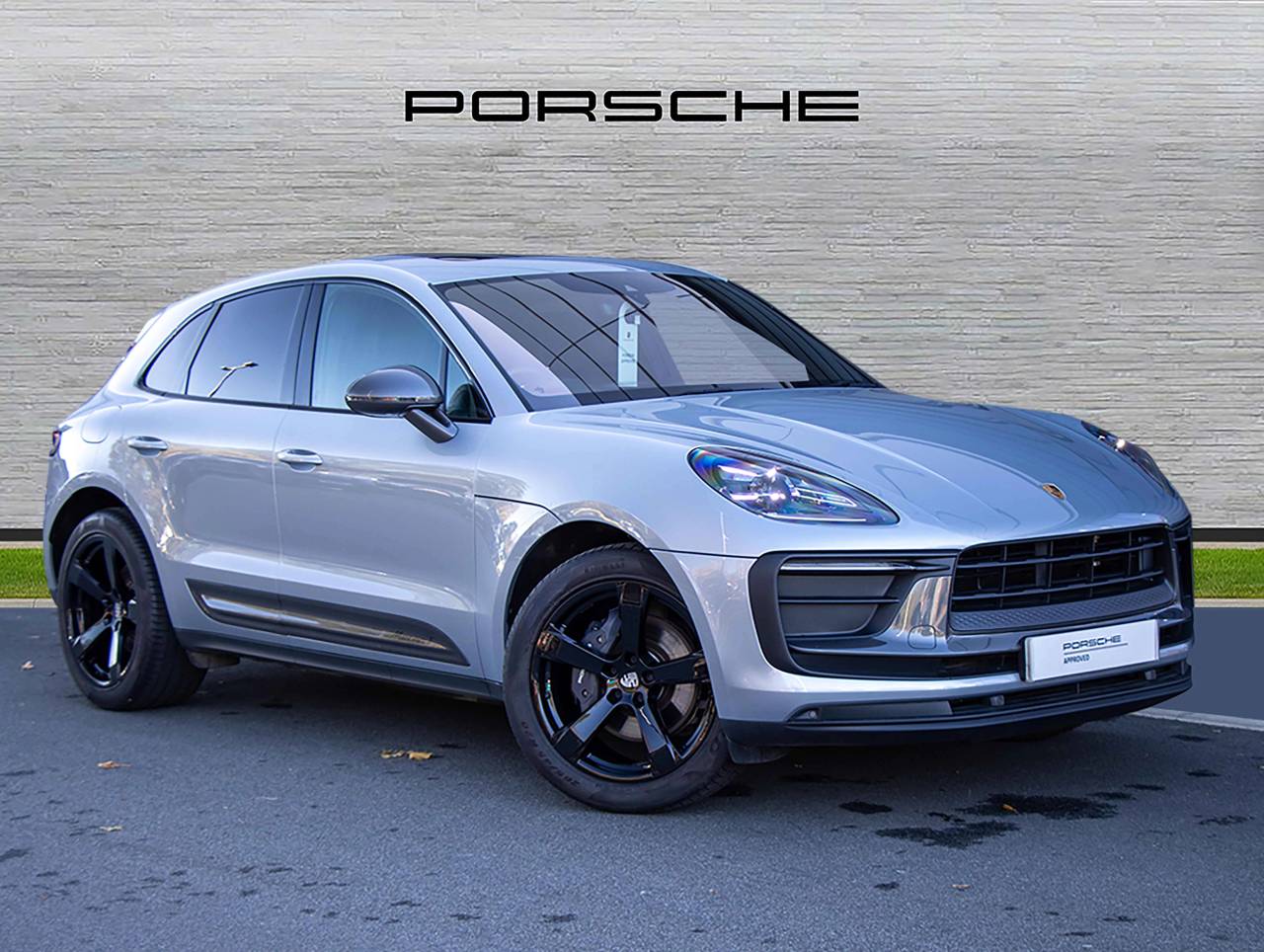 Main listing image - Porsche Macan