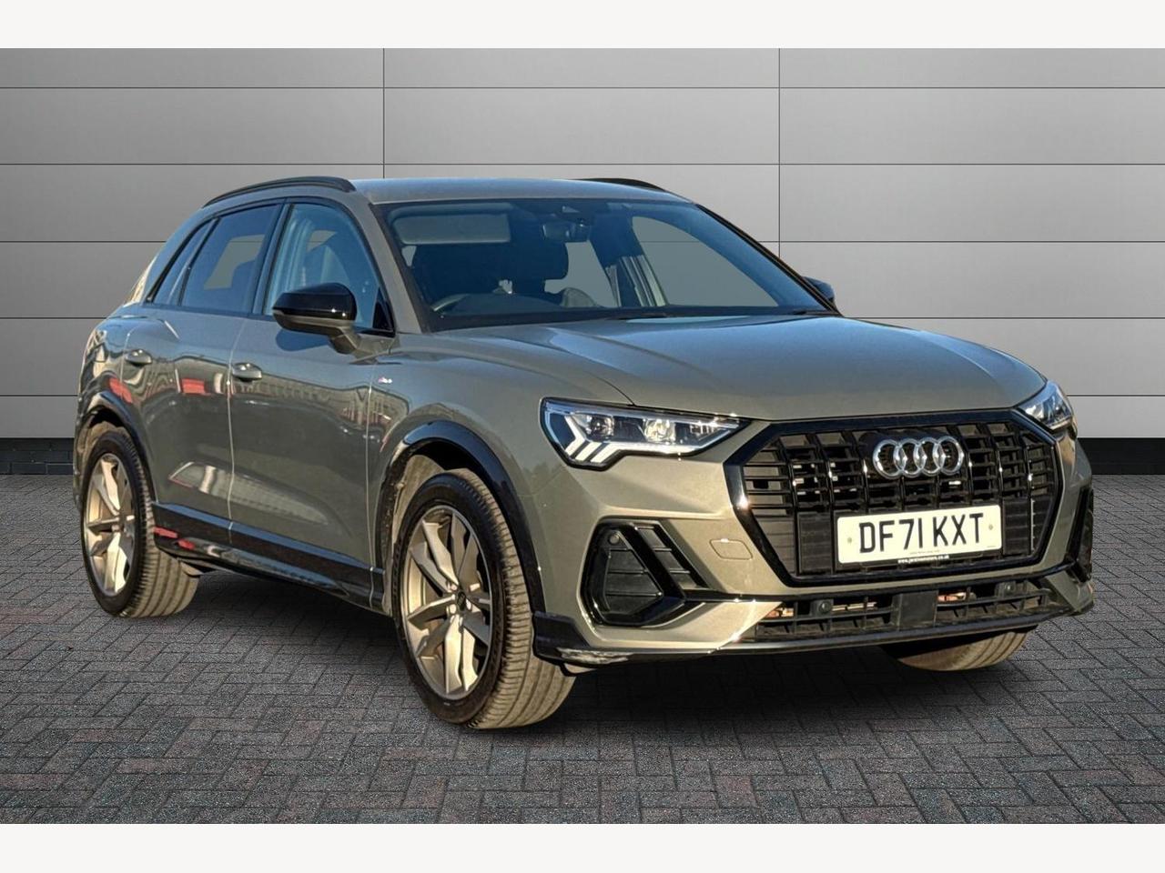 Main listing image - Audi Q3