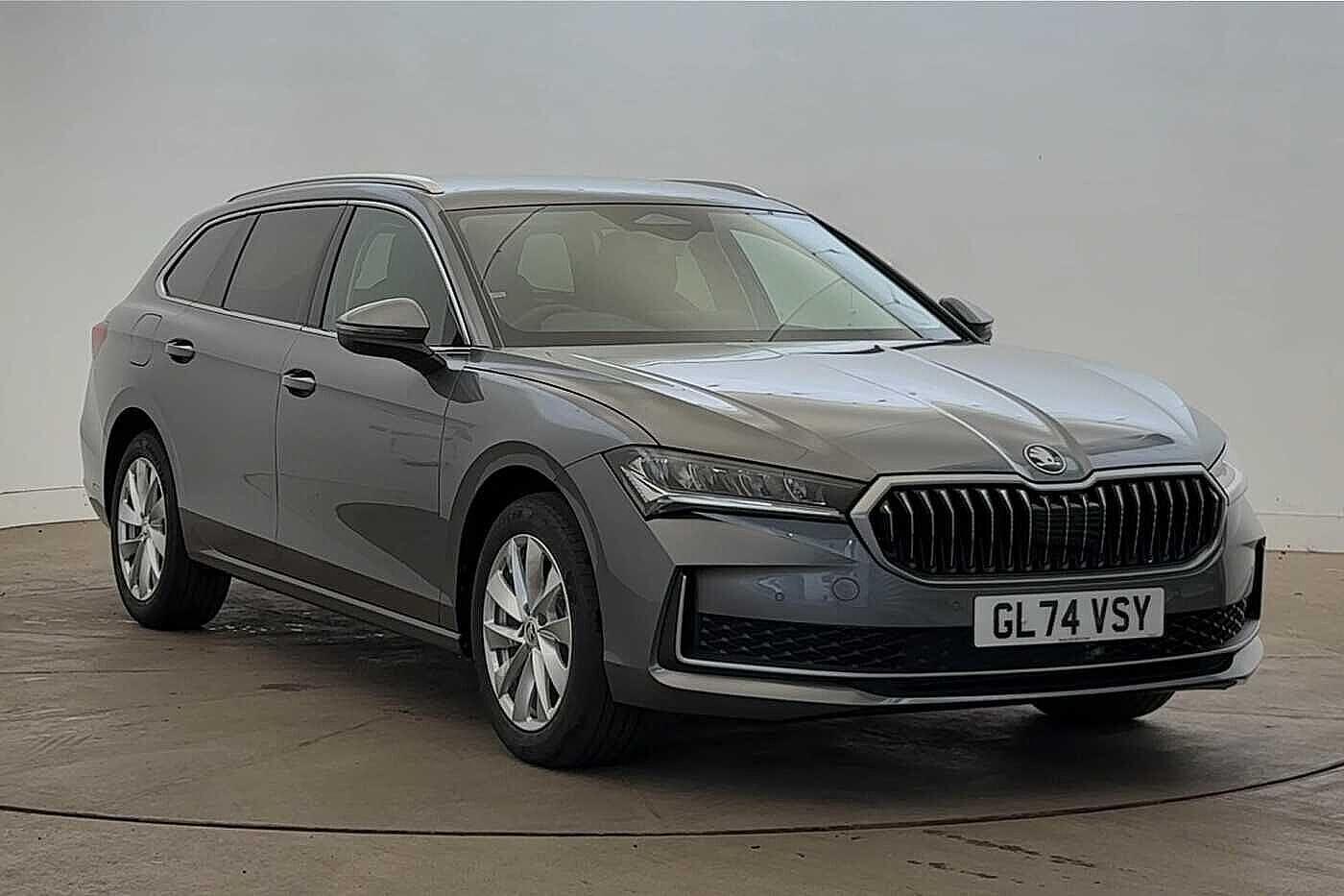 Main listing image - Skoda Superb Estate