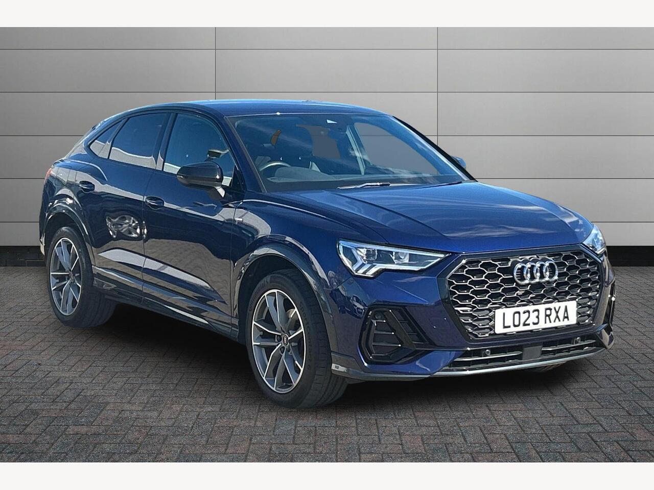 Main listing image - Audi Q3