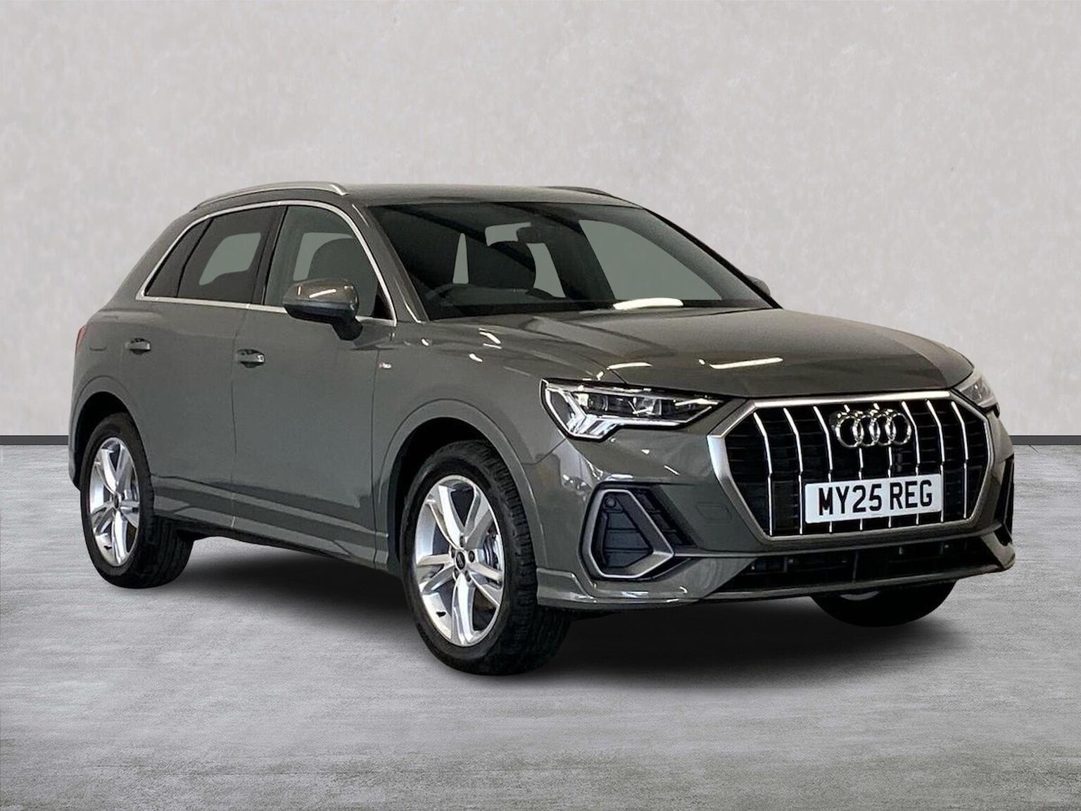 Main listing image - Audi Q3