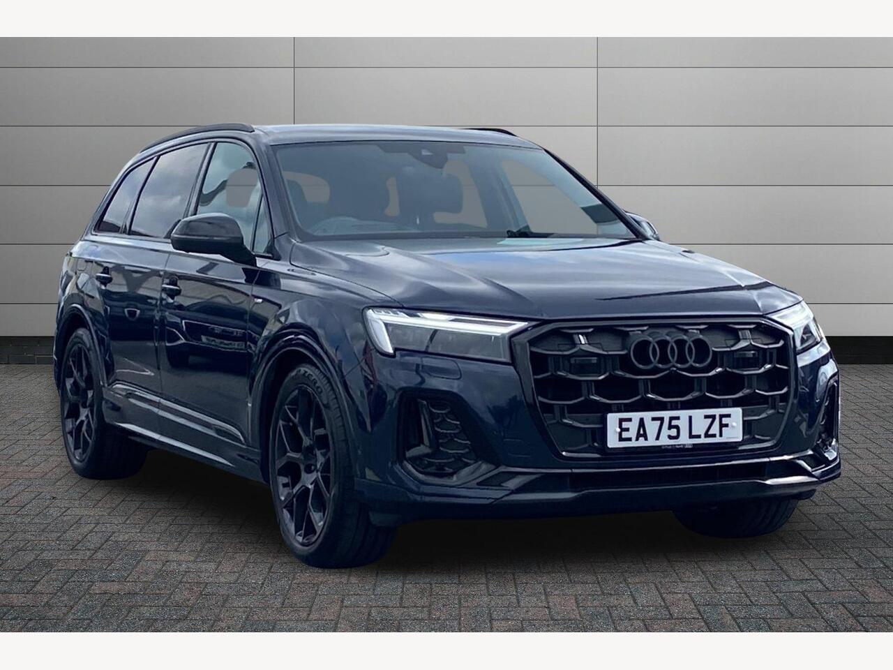 Main listing image - Audi Q7