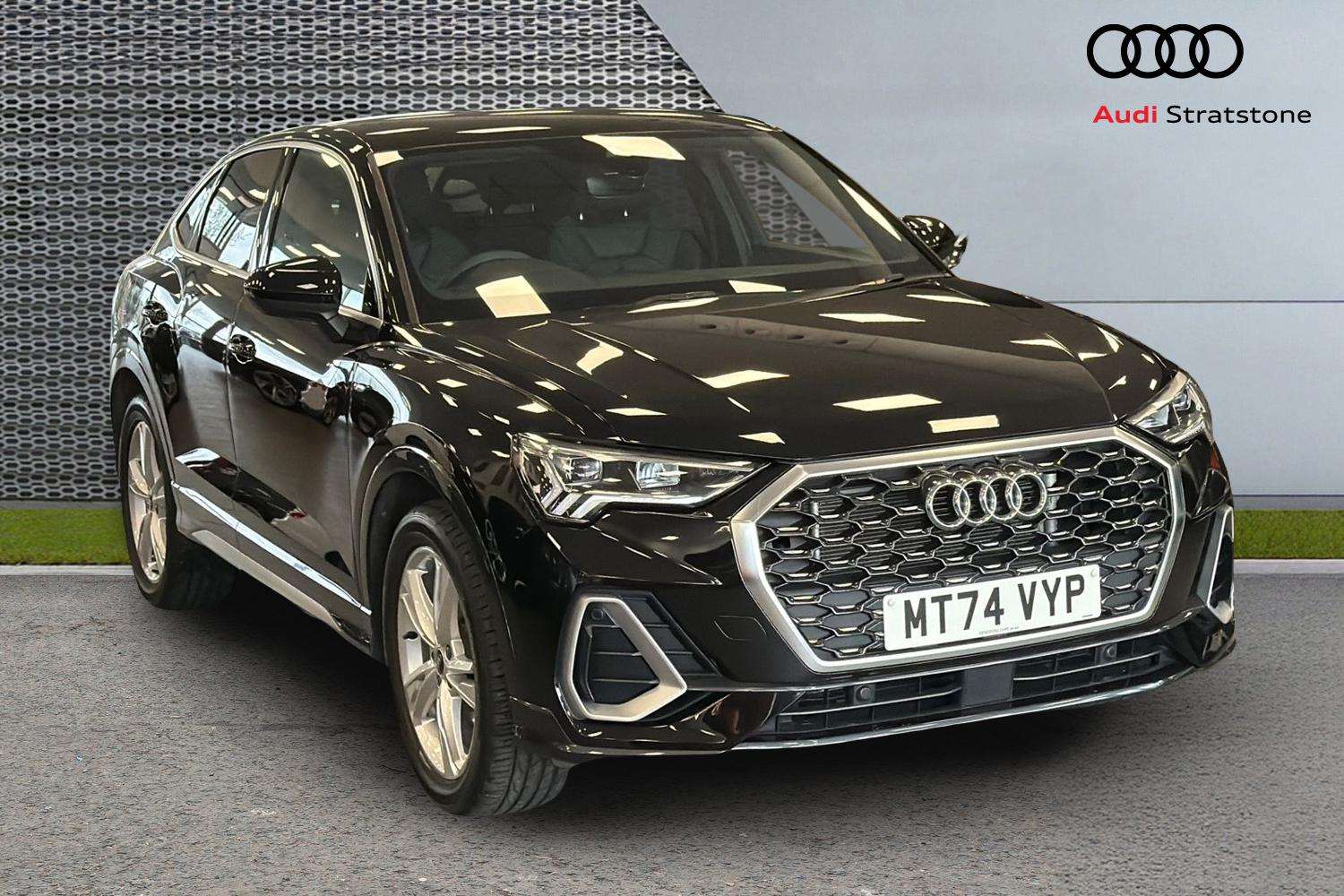 Main listing image - Audi Q3