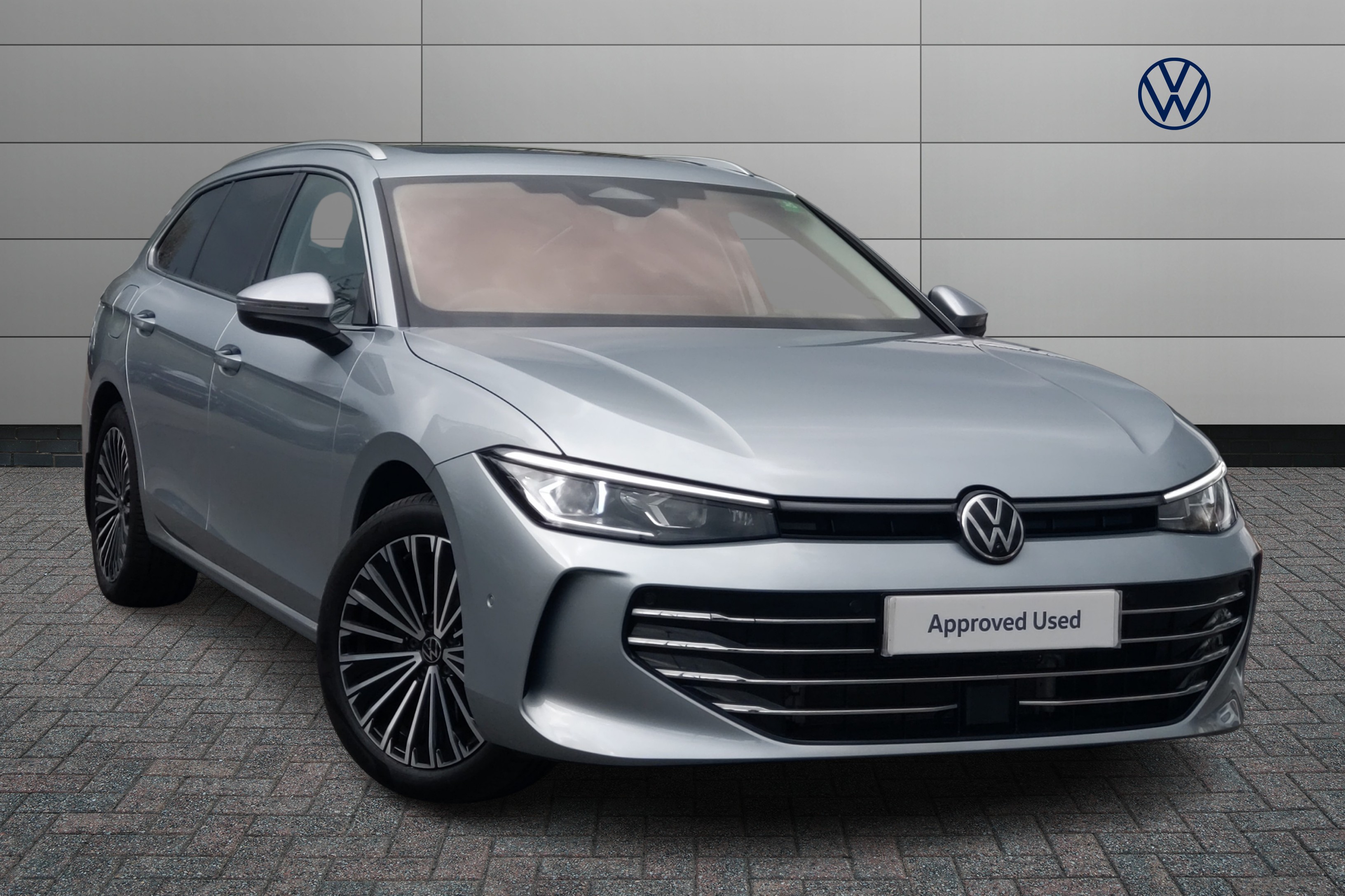Main listing image - Volkswagen Passat Estate