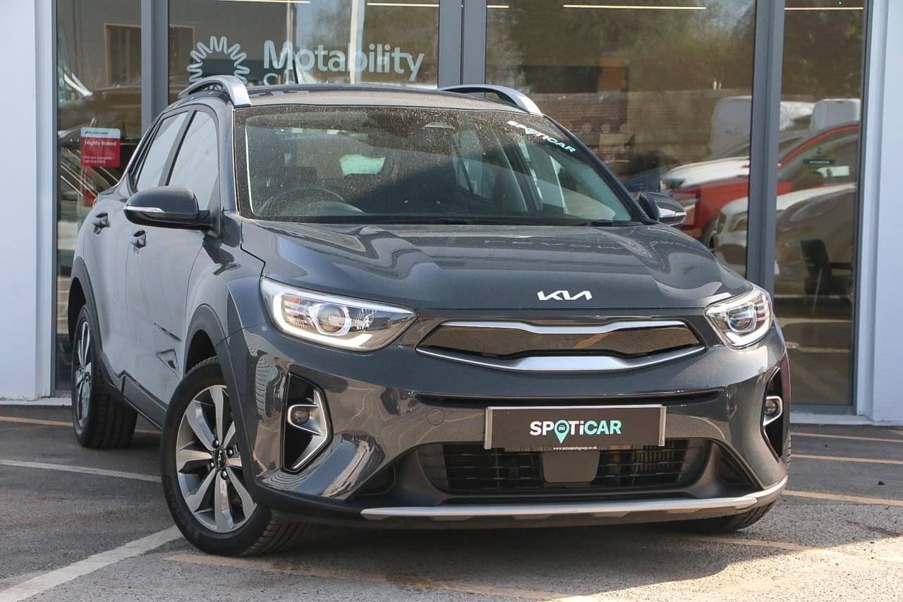 Main listing image - Kia Stonic