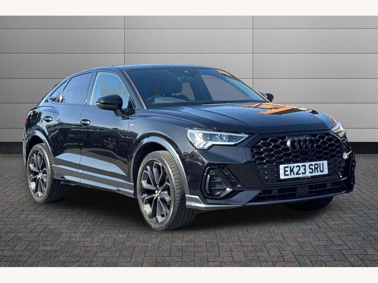 Main listing image - Audi Q3