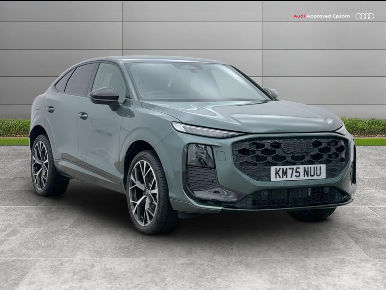 Main listing image - Audi Q3