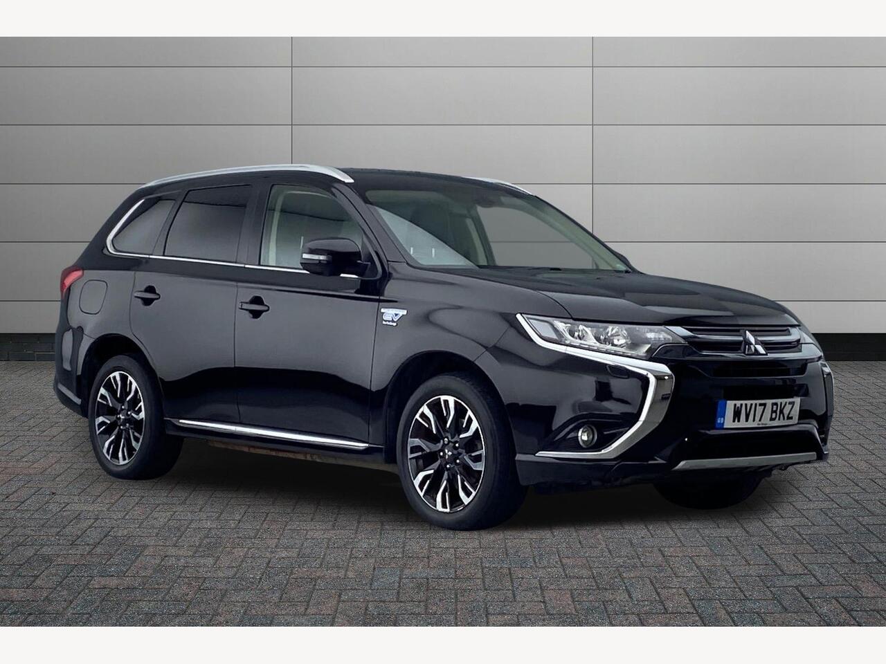 Main listing image - Mitsubishi Outlander