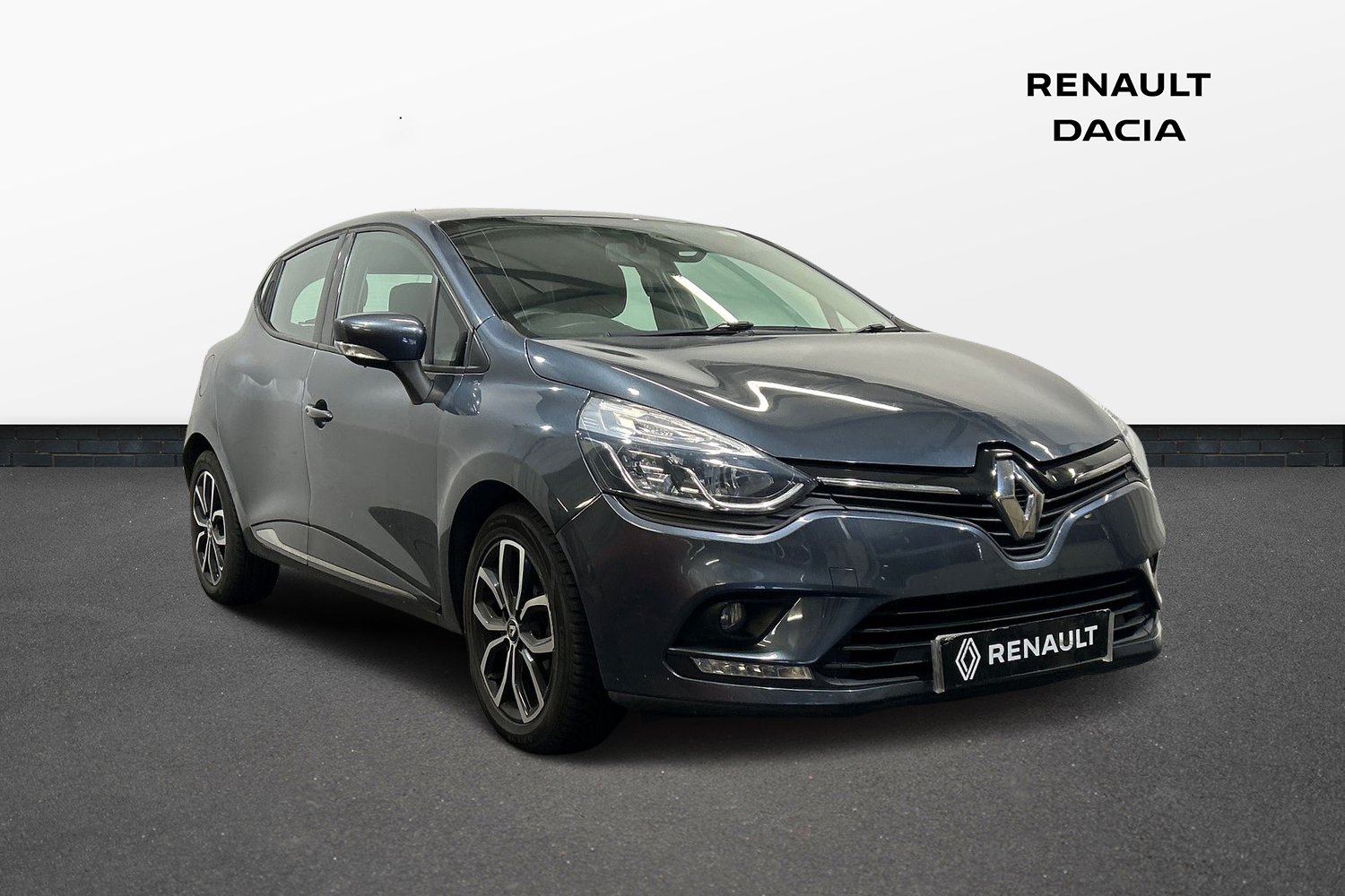 Main listing image - Renault Clio