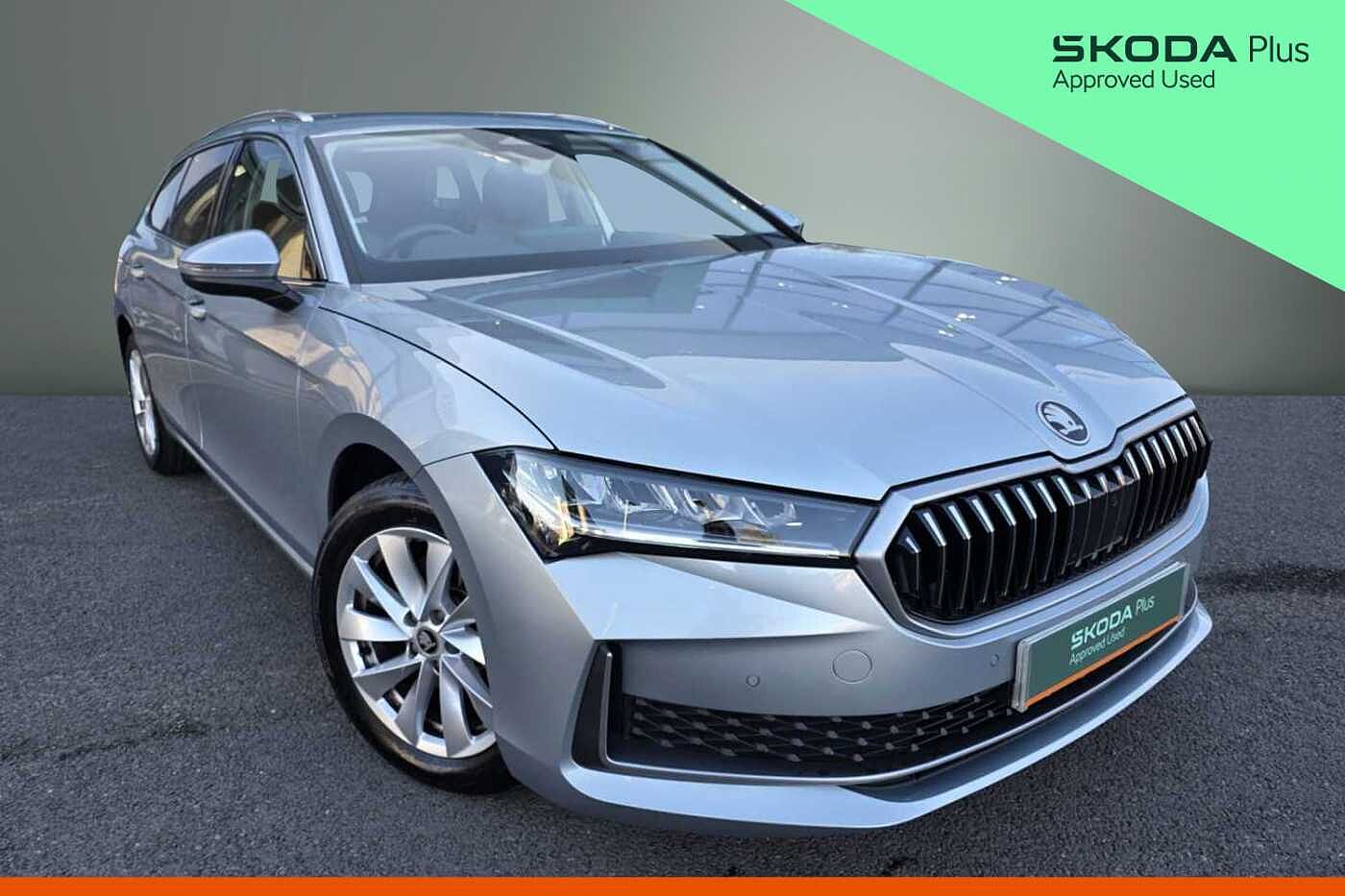 Main listing image - Skoda Superb Estate