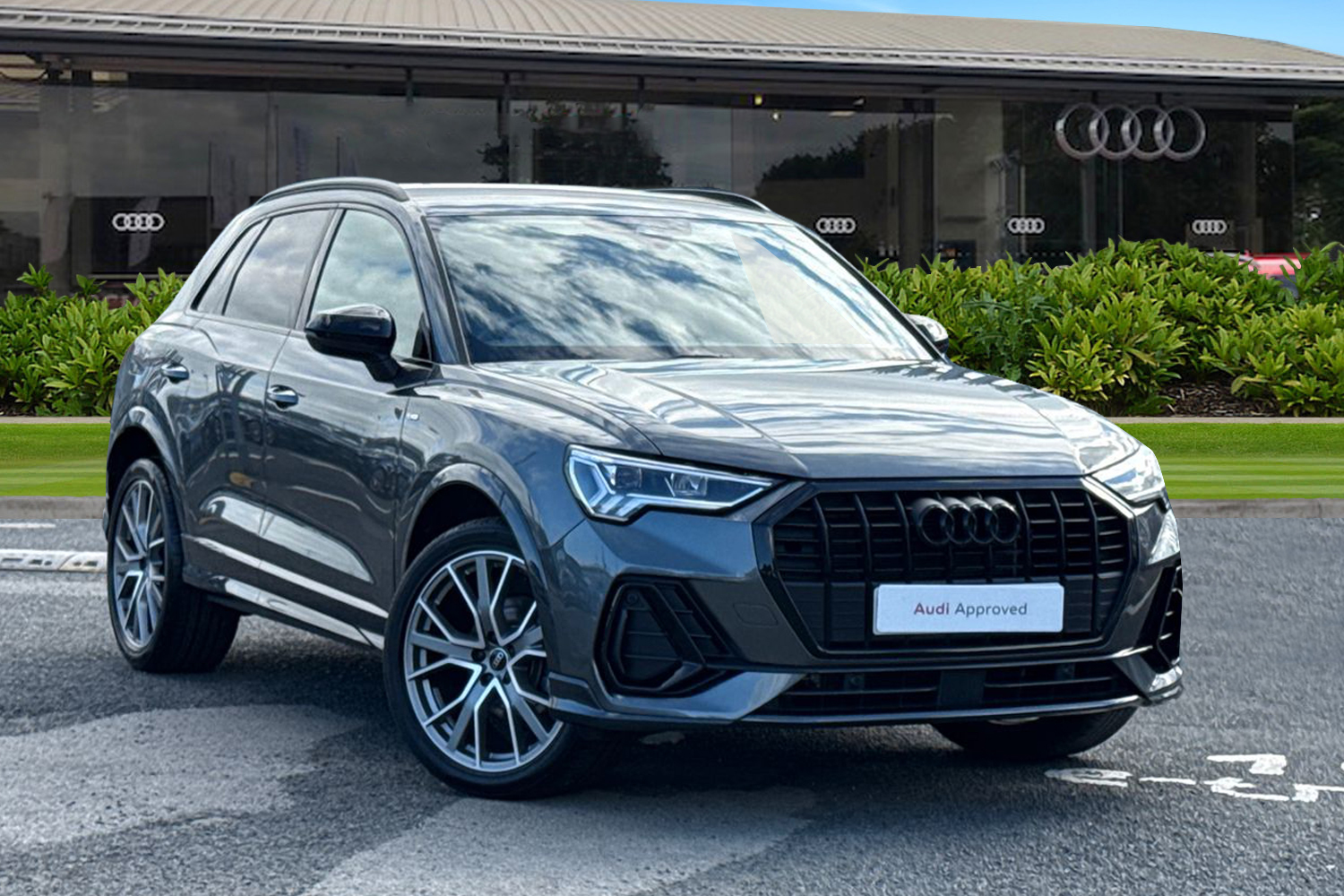 Main listing image - Audi Q3