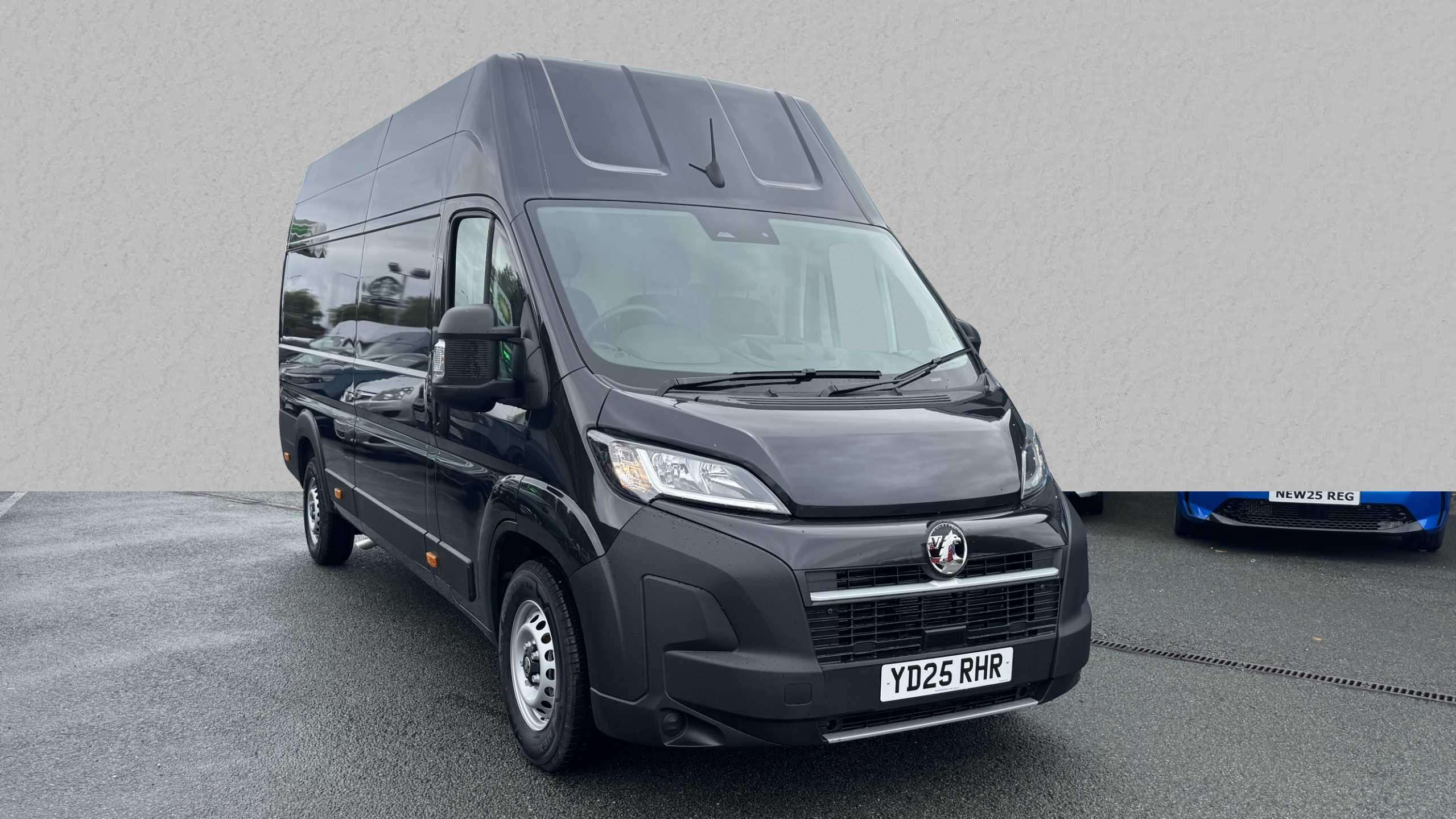 Main listing image - Vauxhall Movano