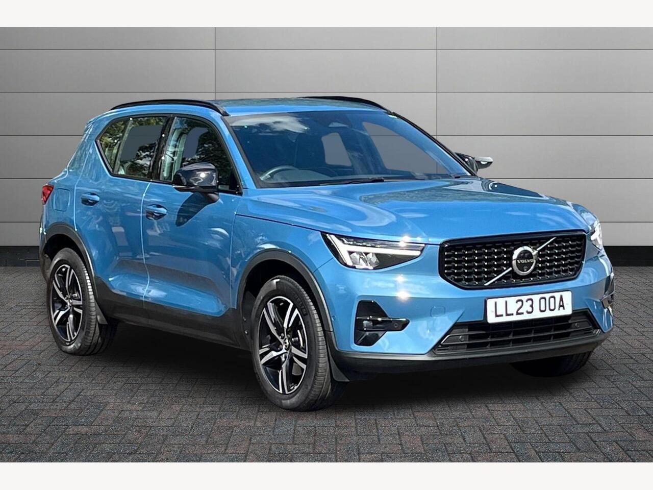Main listing image - Volvo XC40