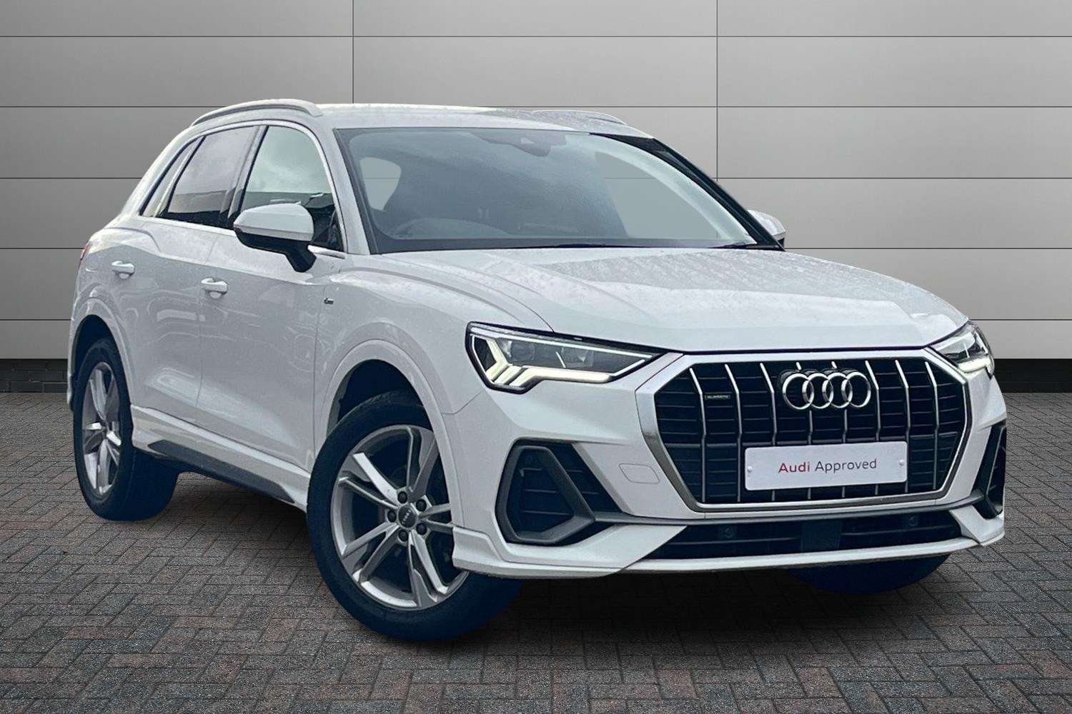 Main listing image - Audi Q3