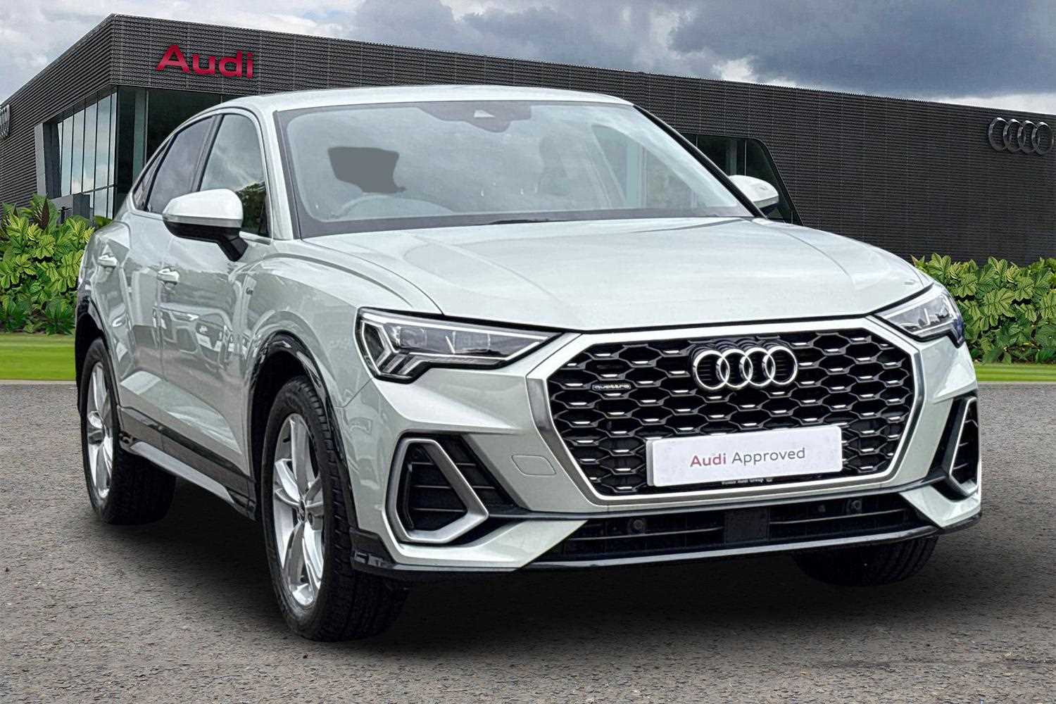 Main listing image - Audi Q3