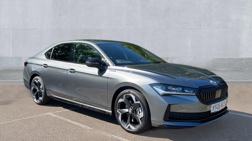 Main listing image - Skoda Superb