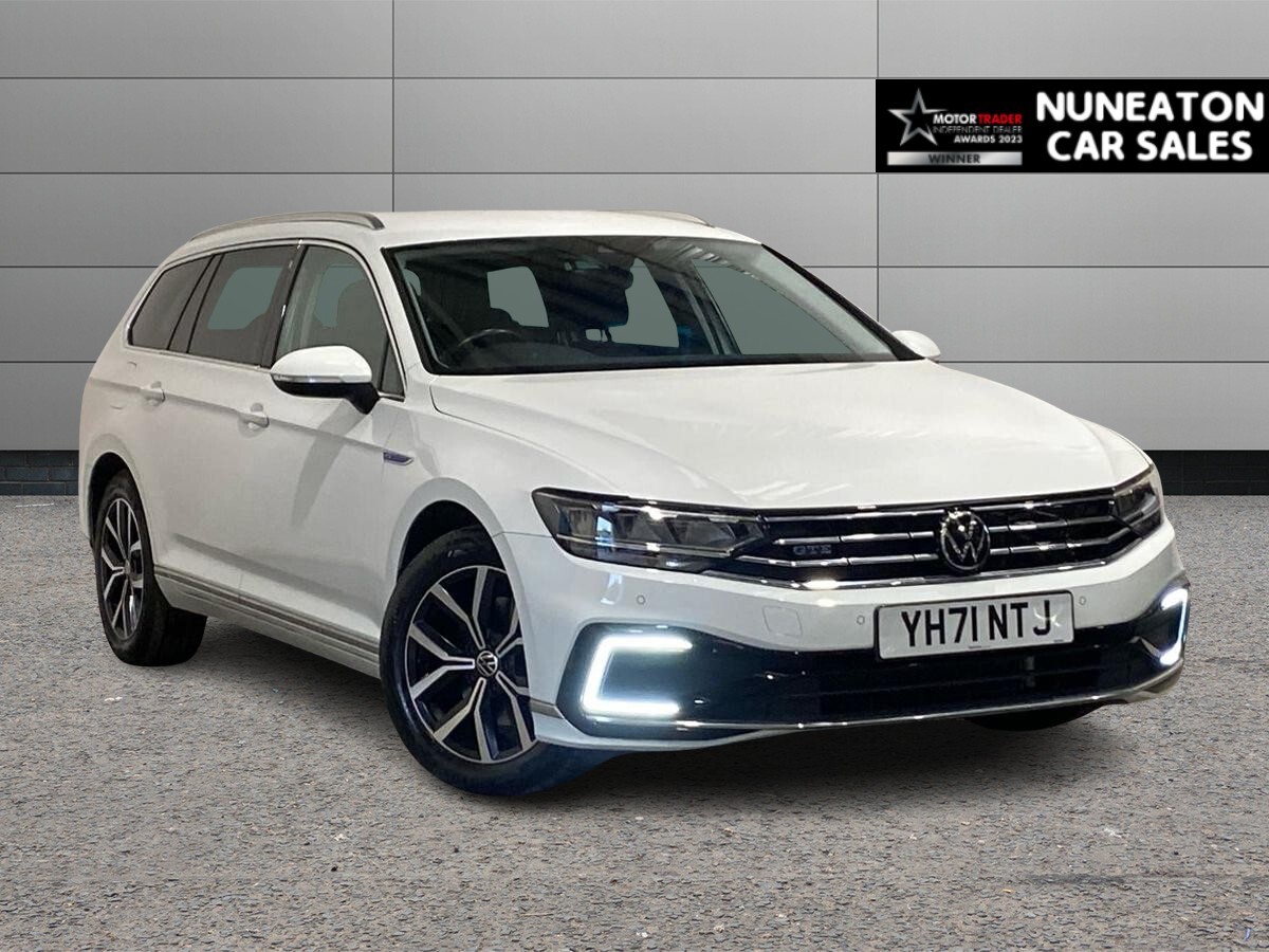 Main listing image - Volkswagen Passat GTE