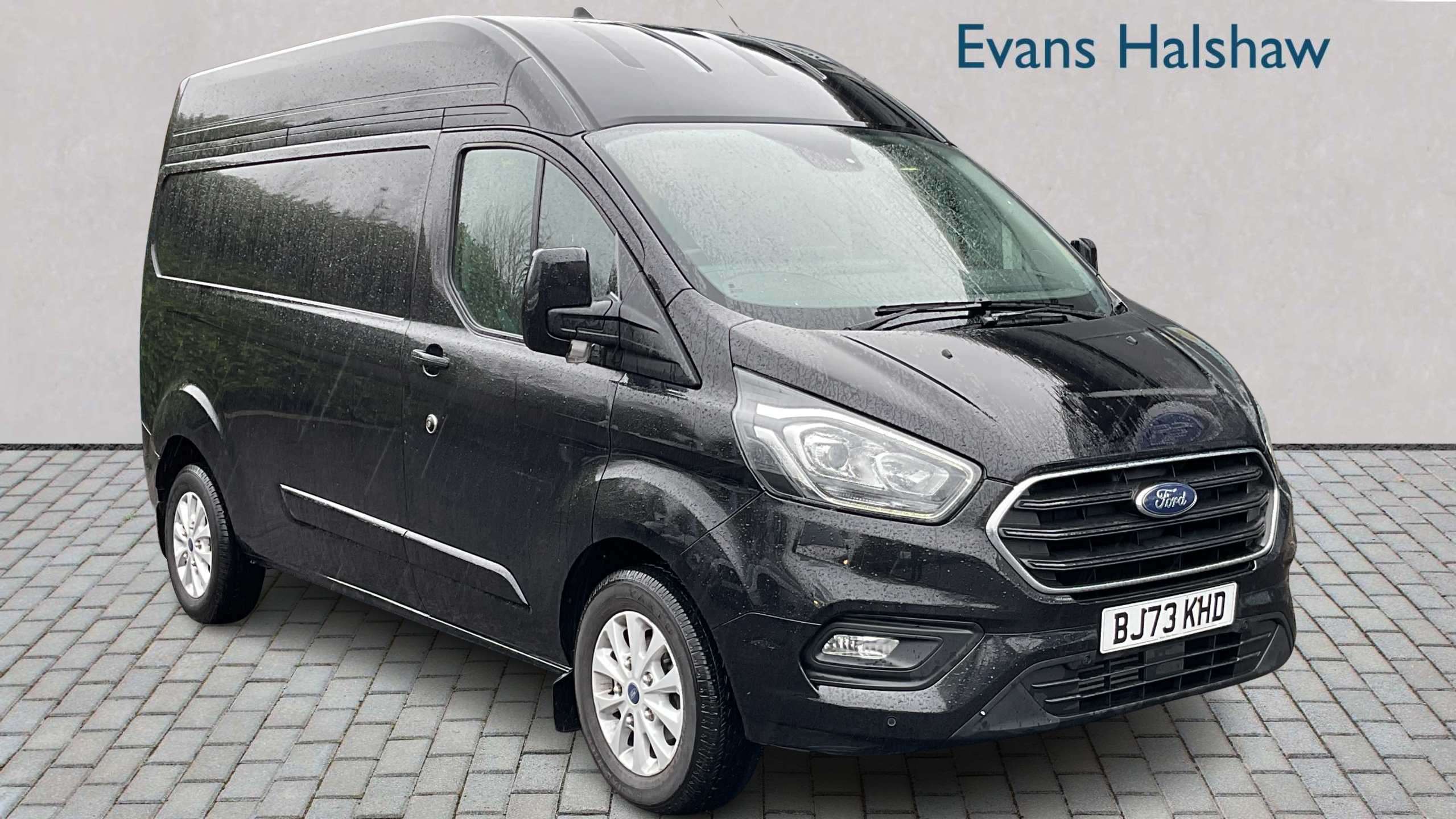 Main listing image - Ford Transit Custom