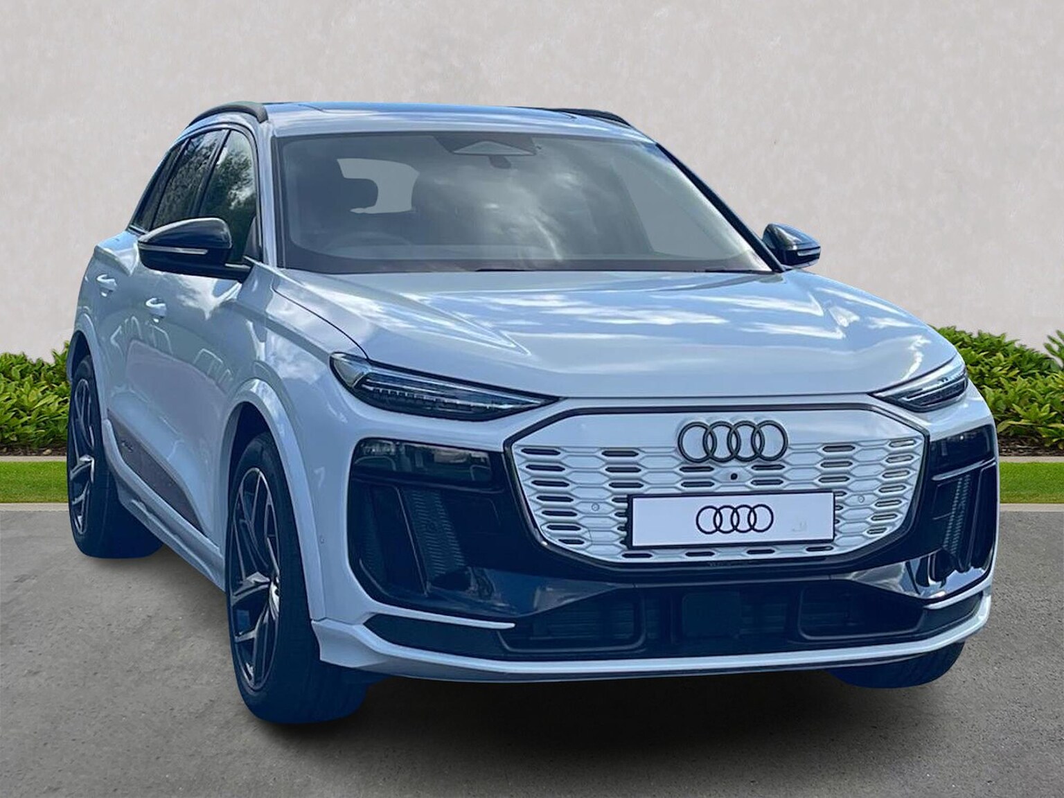 Main listing image - Audi Sq6 E Tron