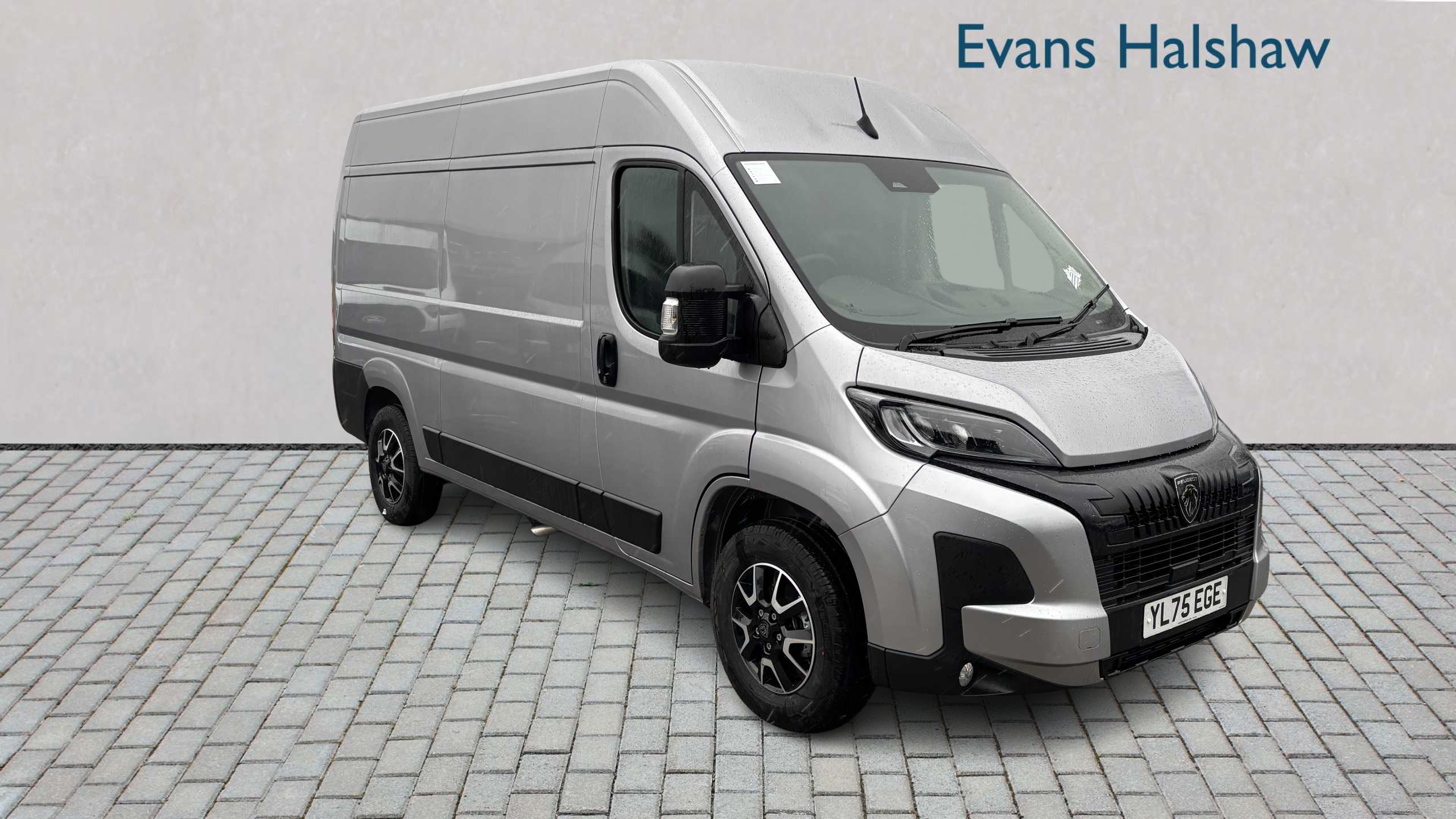 Main listing image - Peugeot Boxer