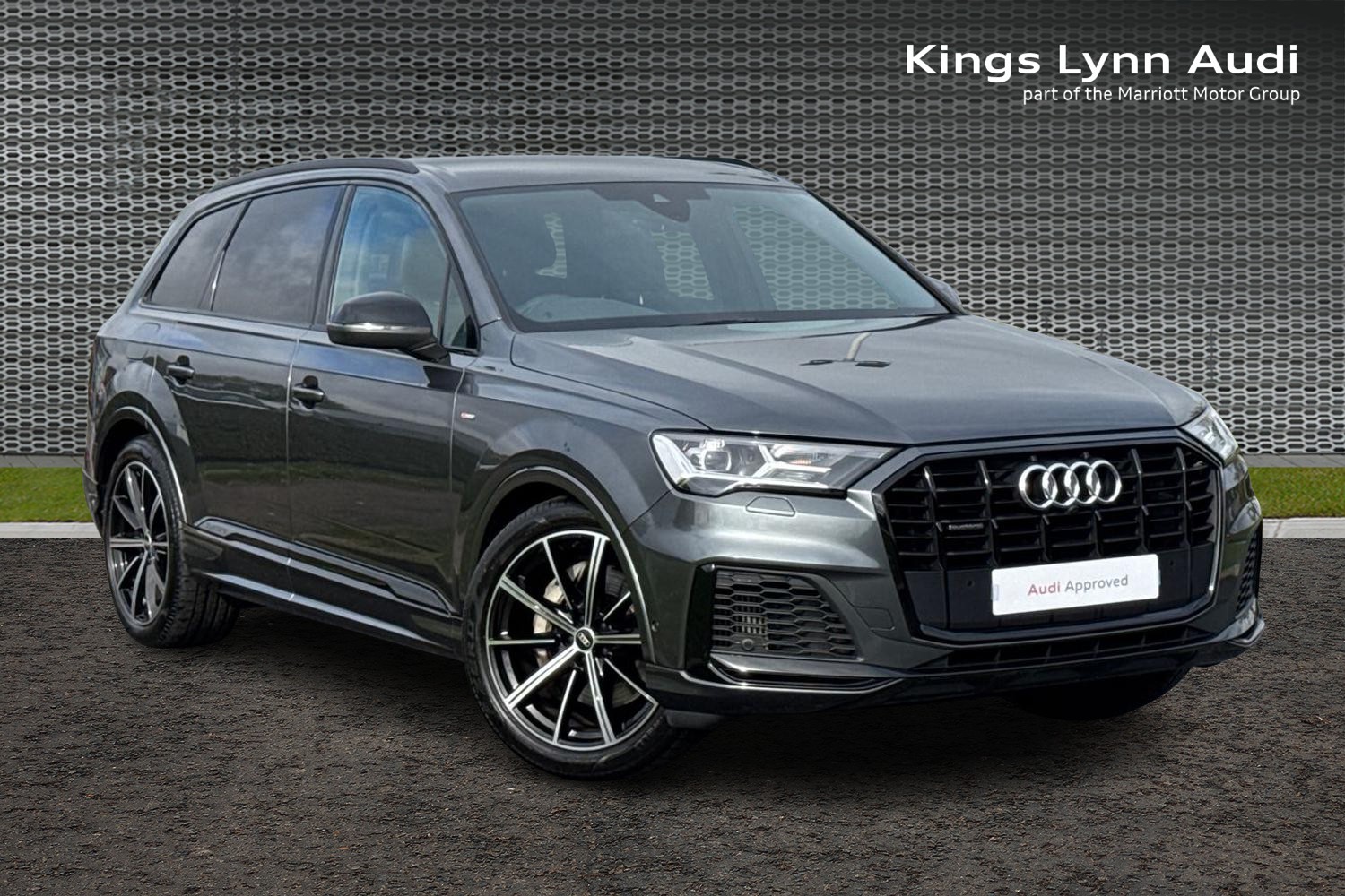 Main listing image - Audi Q7