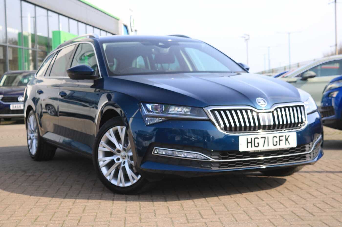 Main listing image - Skoda Superb Estate