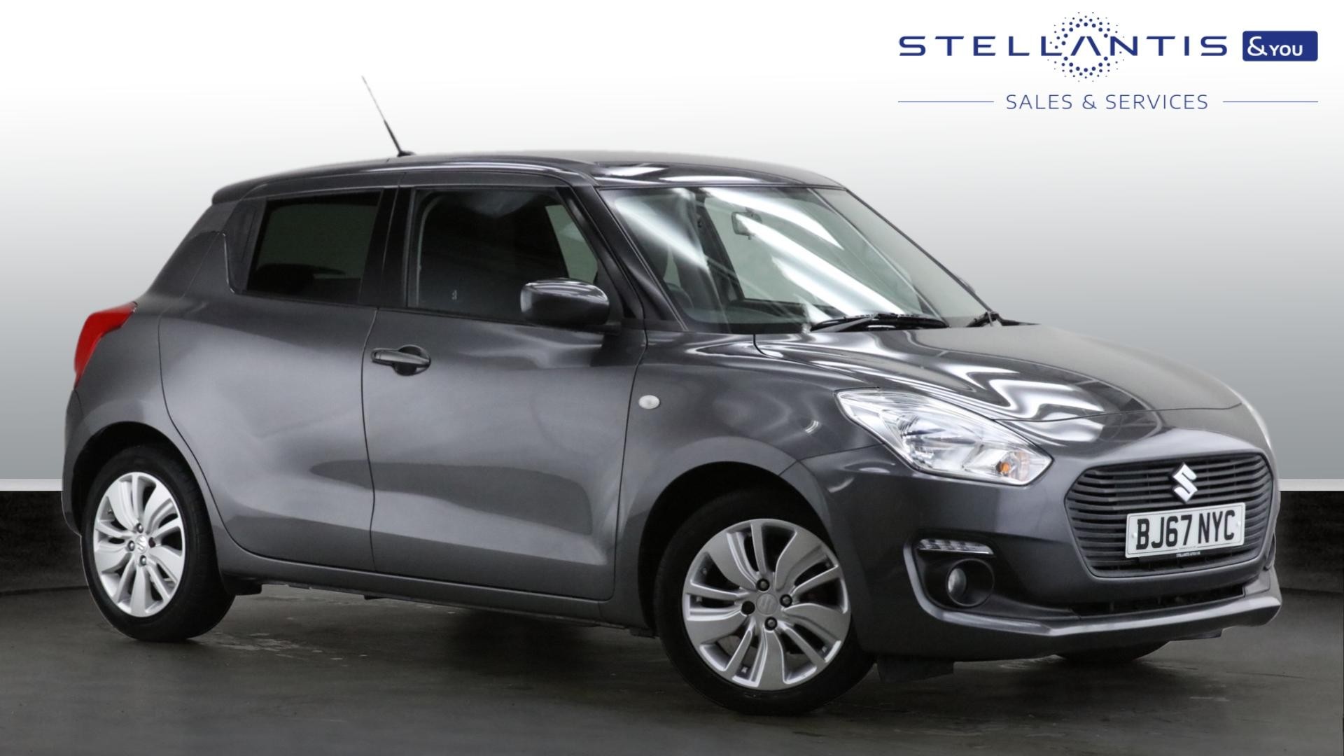 Main listing image - Suzuki Swift