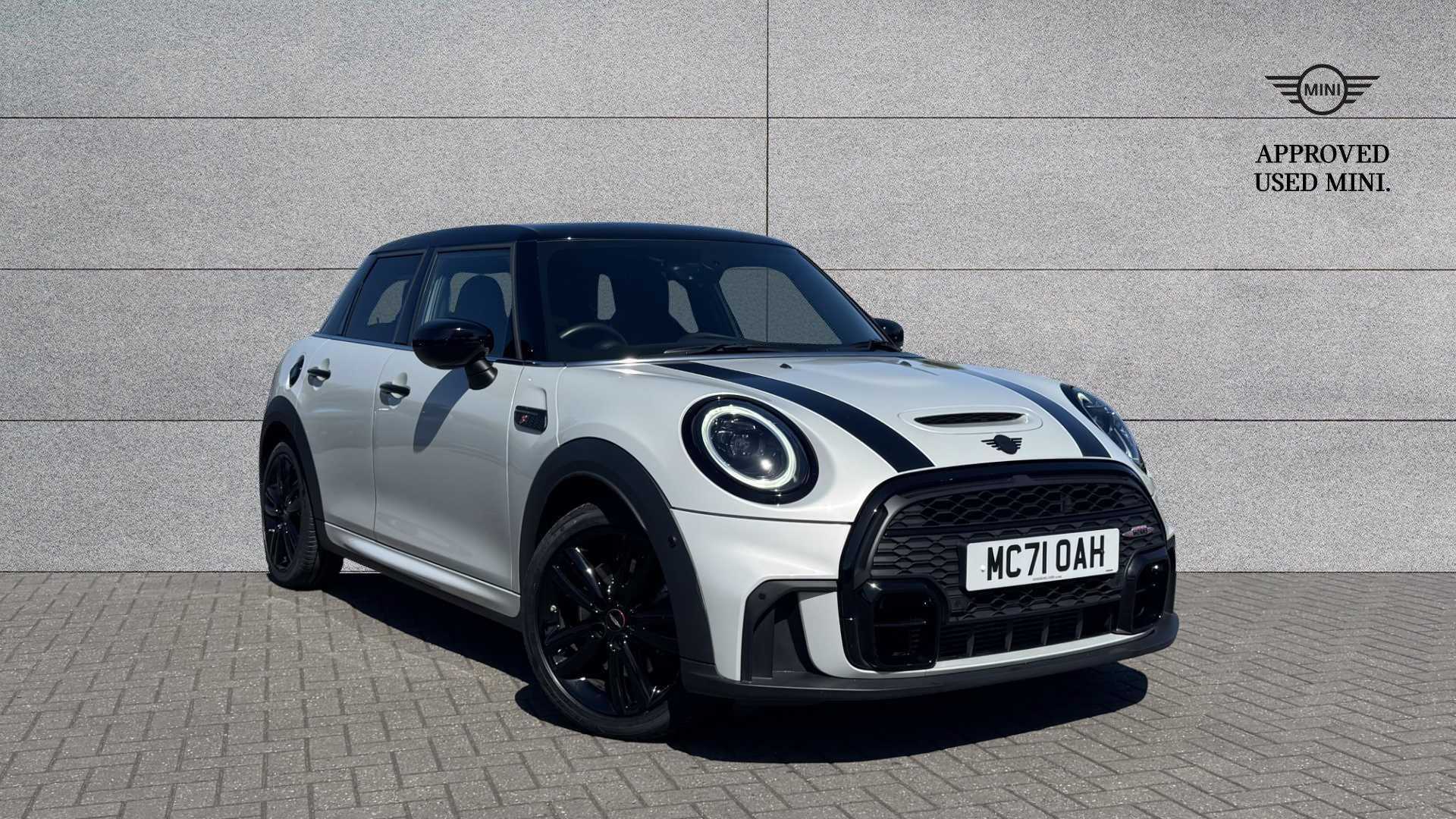 Main listing image - MINI Hatchback 5dr