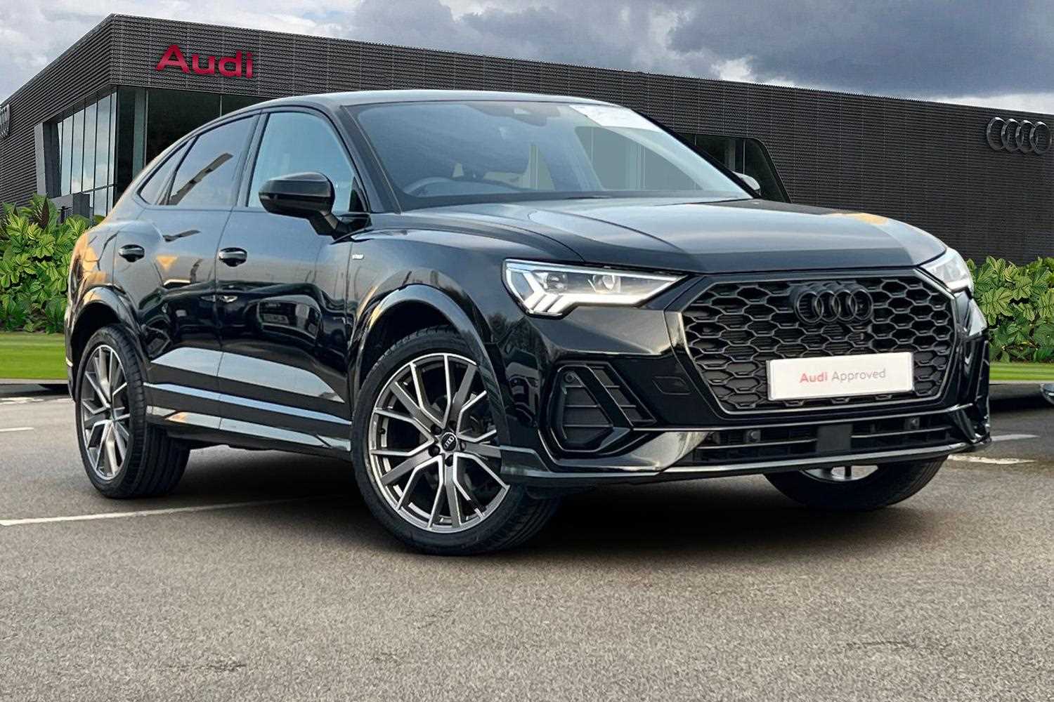 Main listing image - Audi Q3