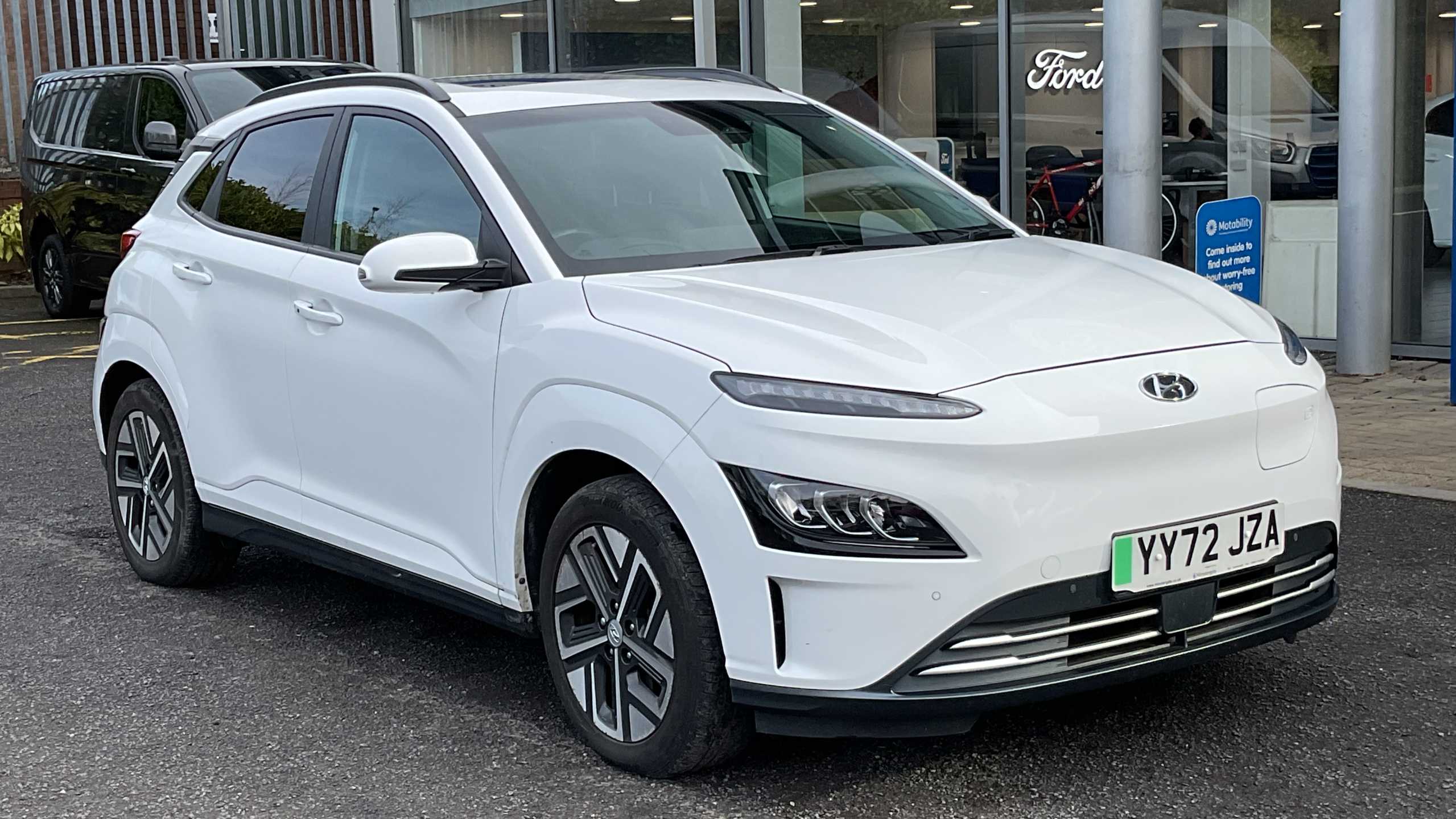 Main listing image - Hyundai Kona Electric