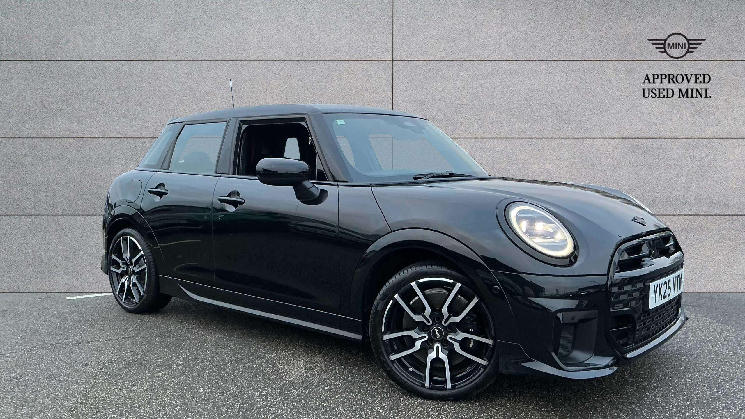 Main listing image - MINI Hatchback 5dr