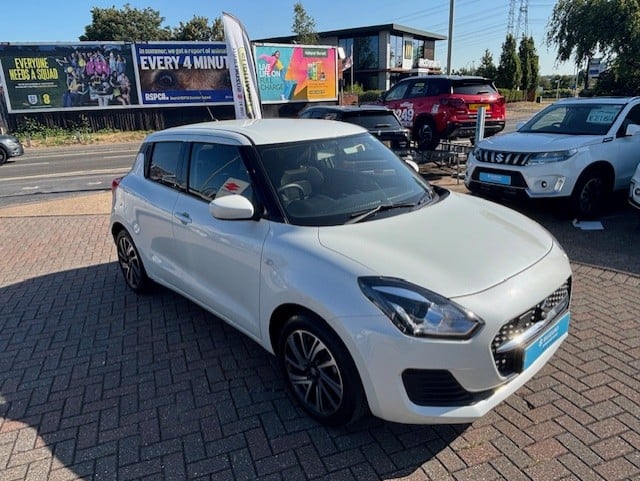 Main listing image - Suzuki Swift