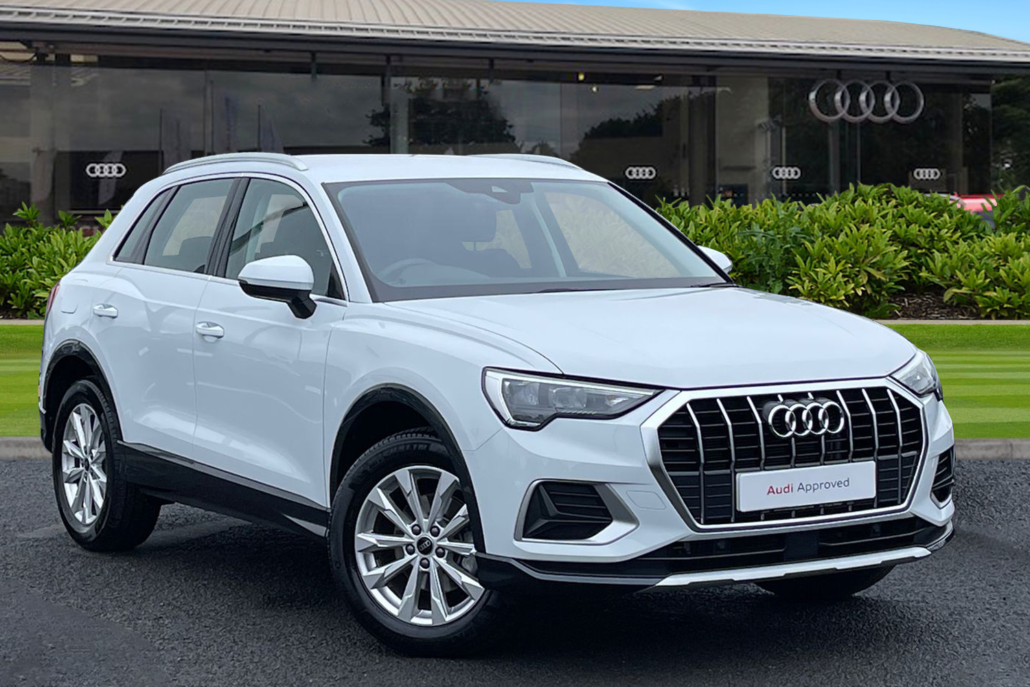 Main listing image - Audi Q3