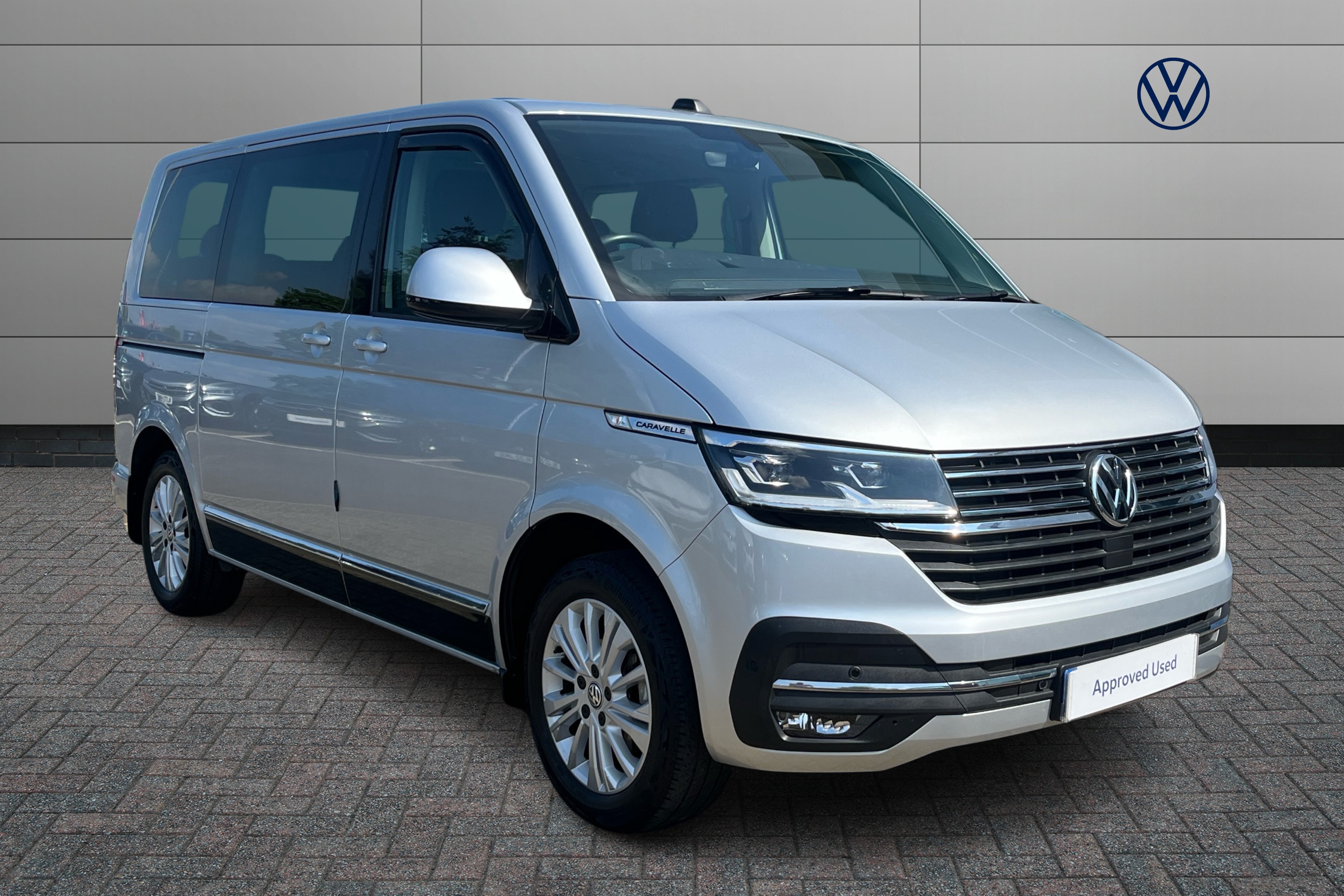 Main listing image - Volkswagen Caravelle