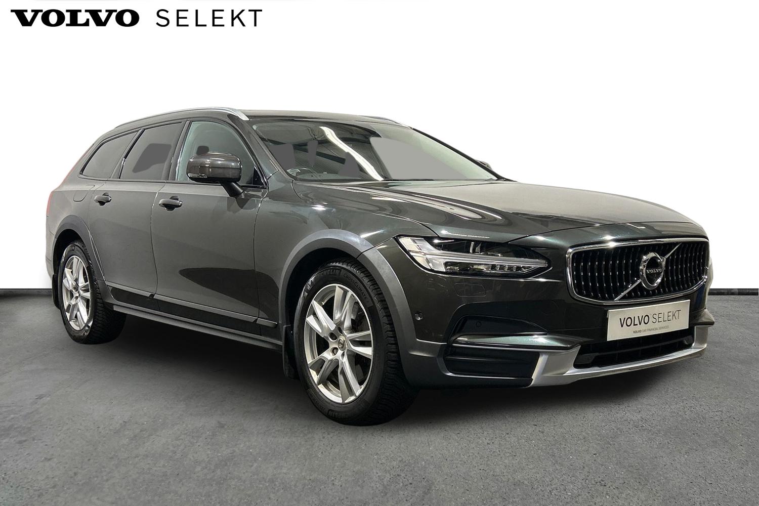 Main listing image - Volvo V90 Cross Country