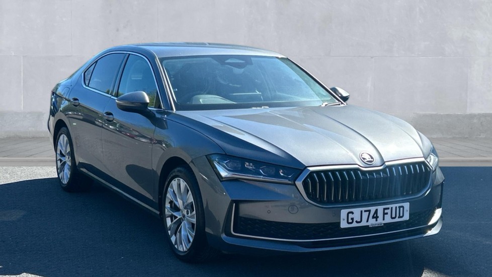 Main listing image - Skoda Superb